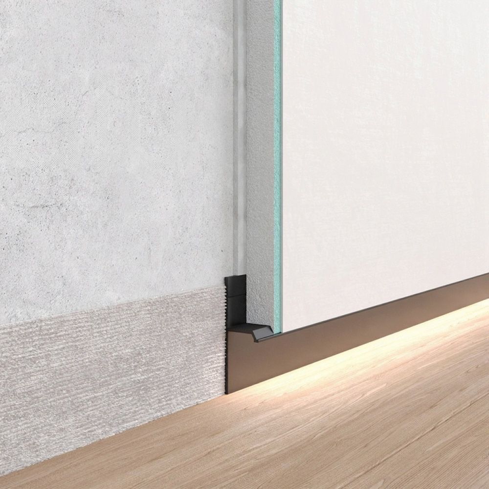 Plintă încastrată 19 mm negru