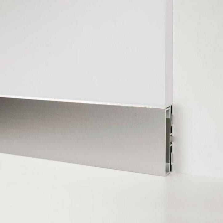 Inserție din aluminiu pentru o plintă ascunsă de 60 mm
